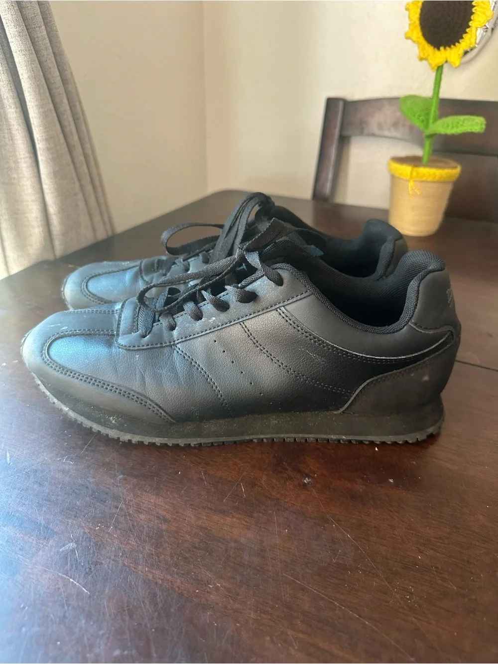 Tredsafe sleek black